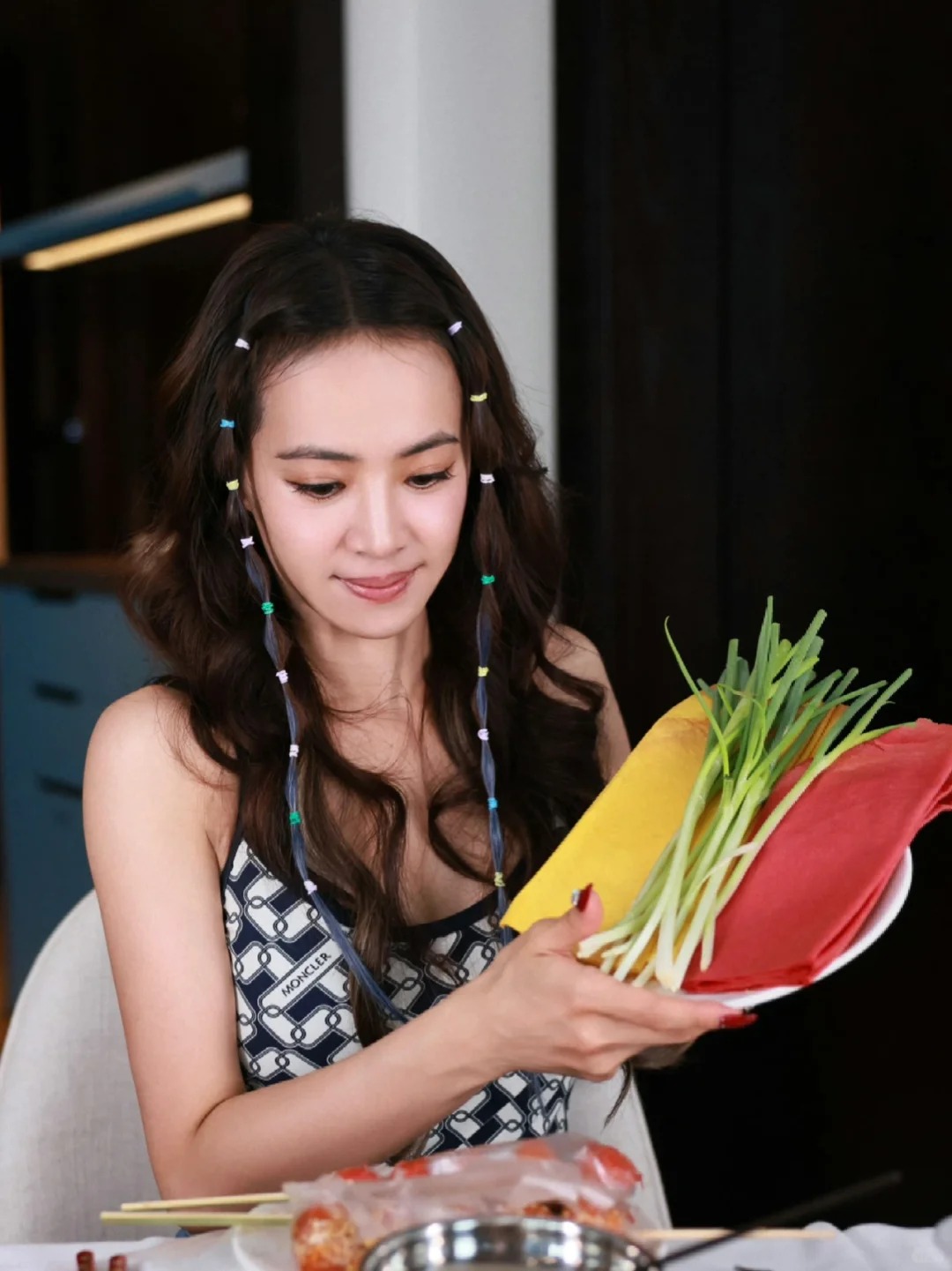 香蕉既能穩定情緒，又能幫助輕鬆進入夢鄉。