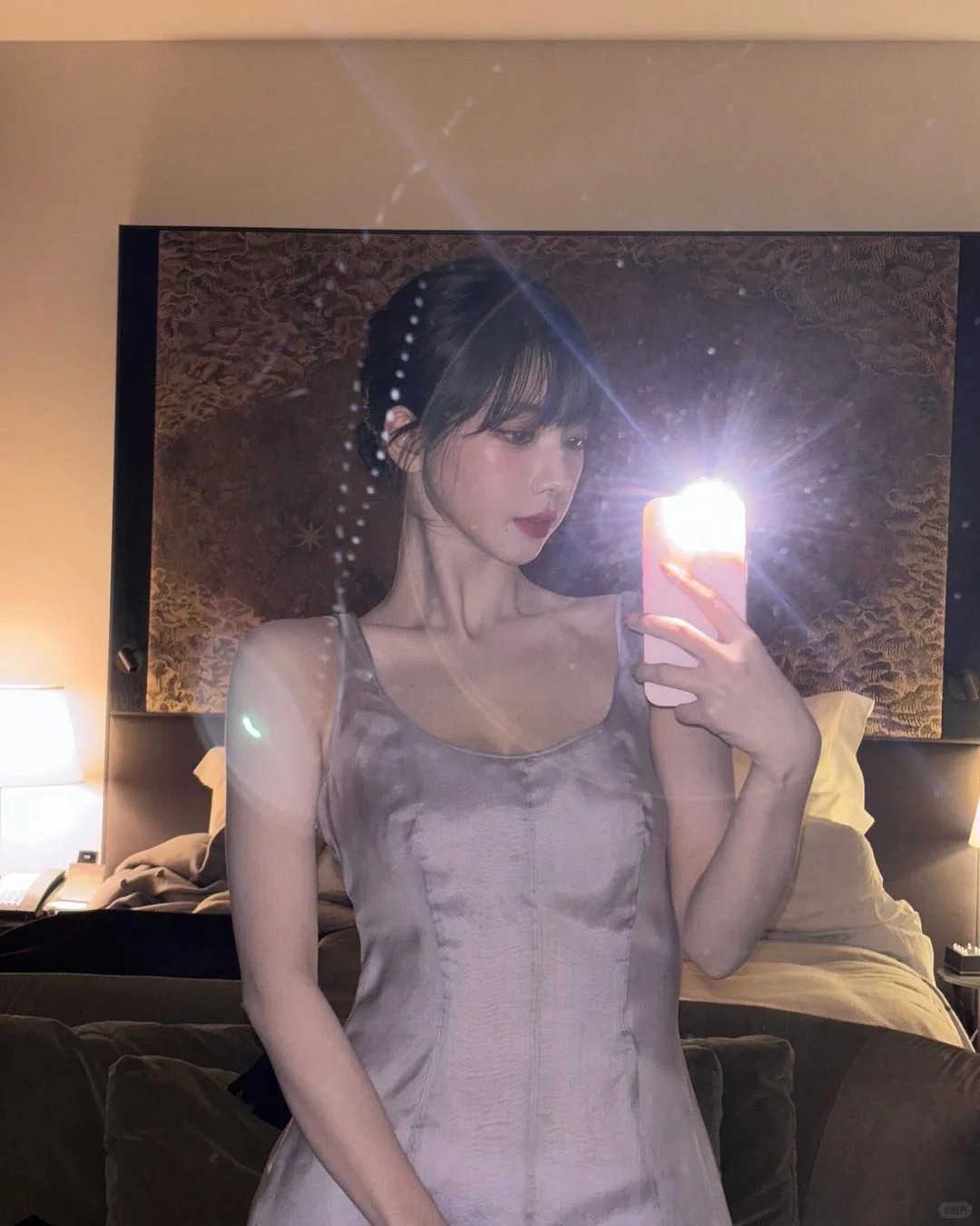 這個動作鍛煉手臂後側拜拜肉特別有效。