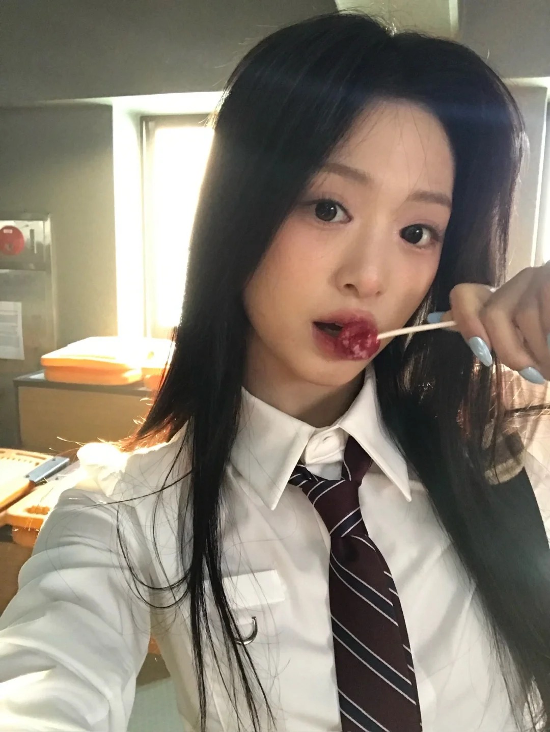 口氣聞起來有股甜味或水果味,有可能是「糖尿病酮酸中毒」的跡象。