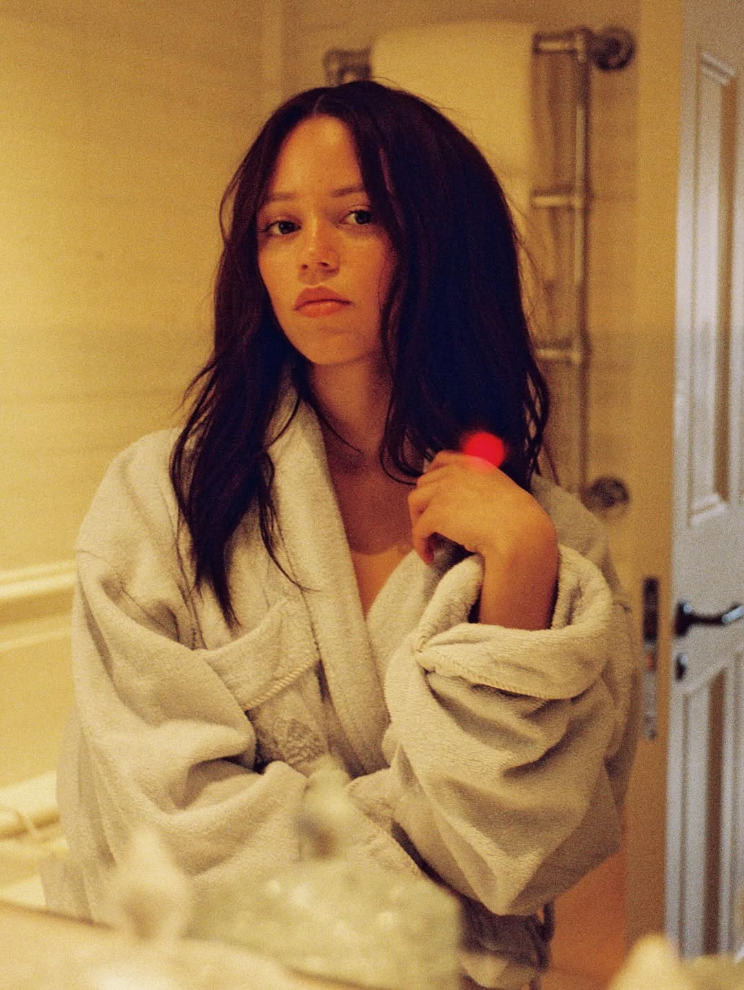 擺脫外貌焦慮，定義自己的美。女性。