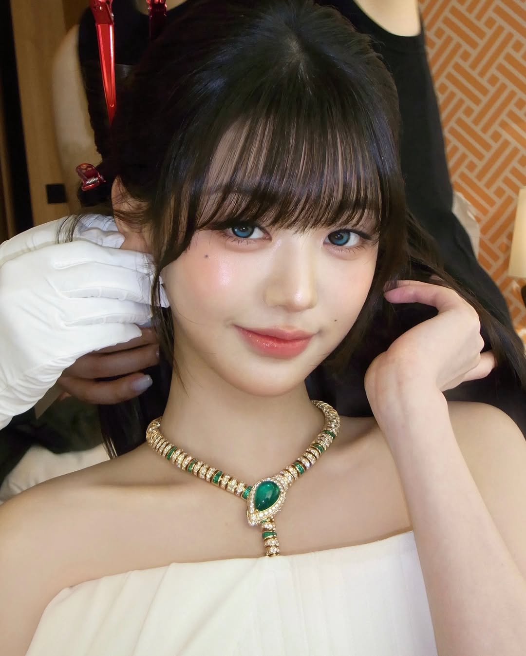 眼科檢查和療程是出道前的必備項目。