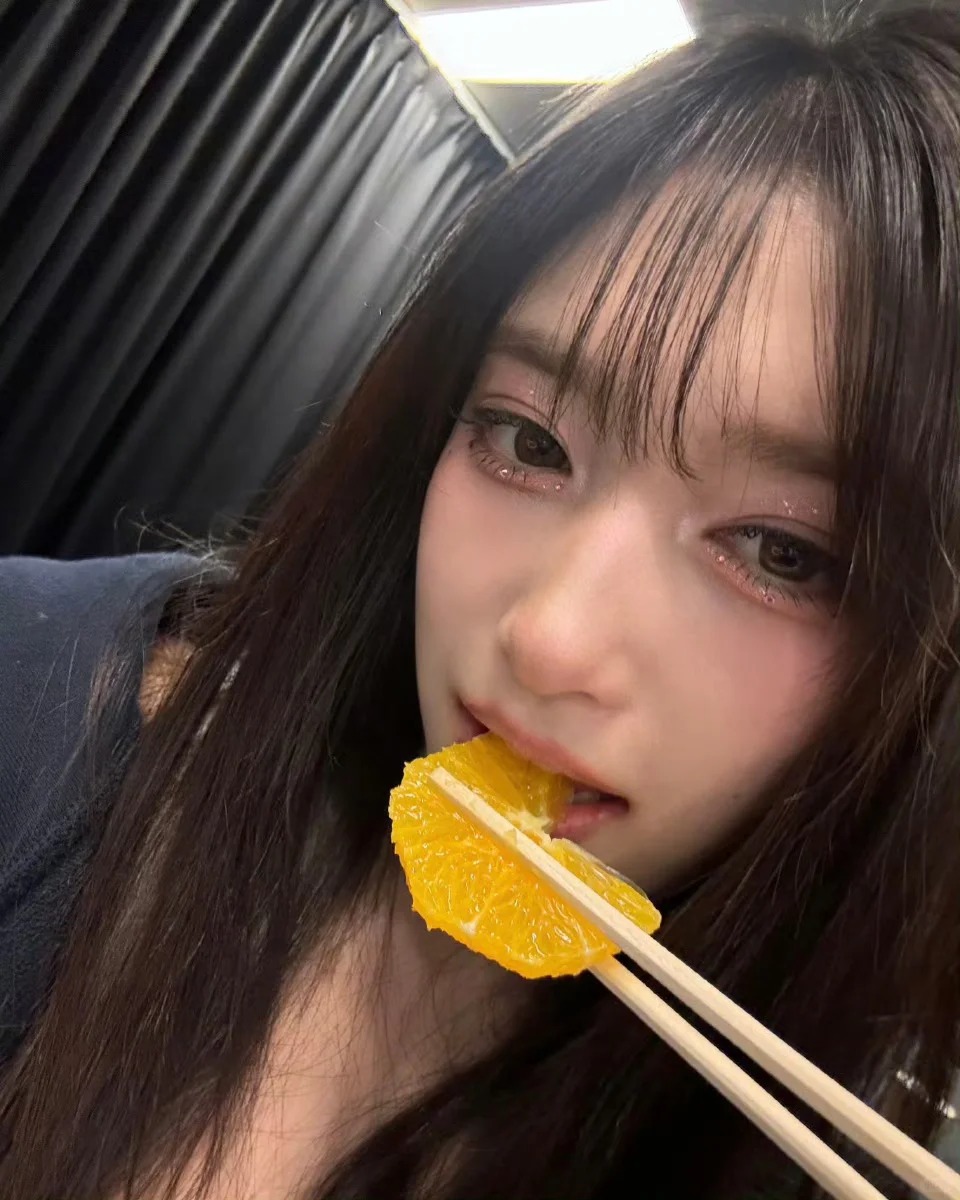 柳橙可以幫助合成膠原蛋白，強化眼部結構。