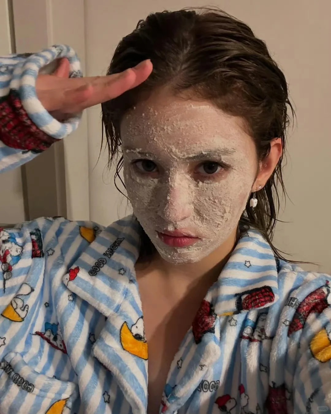 泥狀面膜可以把毛孔裡的髒東西、多餘油脂都吸得乾乾淨淨。