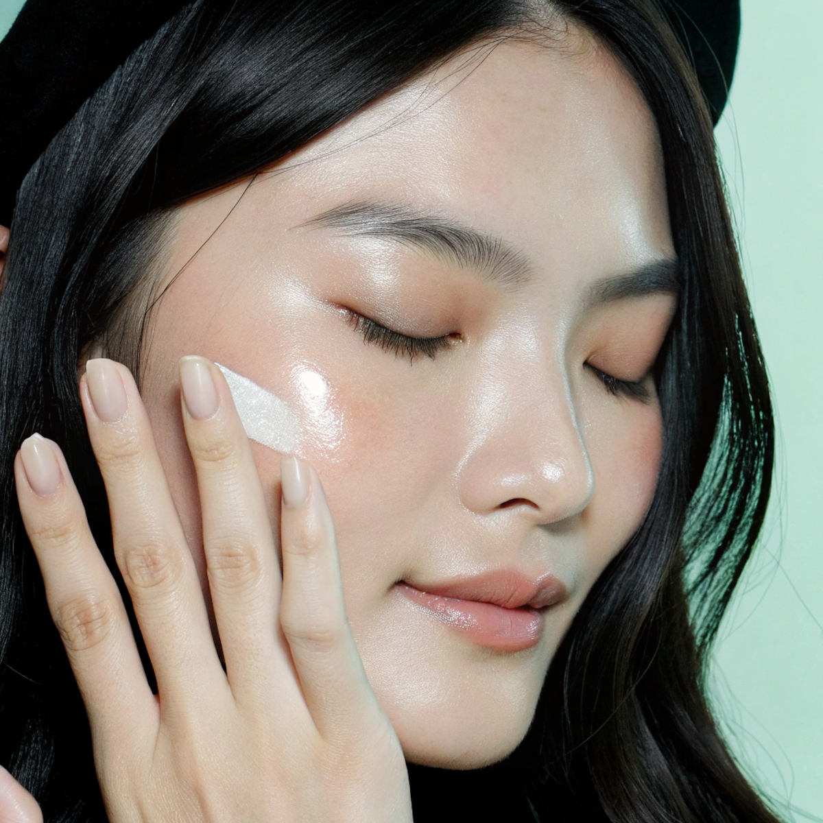 Botox 控油療程可以讓肌膚保持清爽潔淨，妝容更持久貼服。