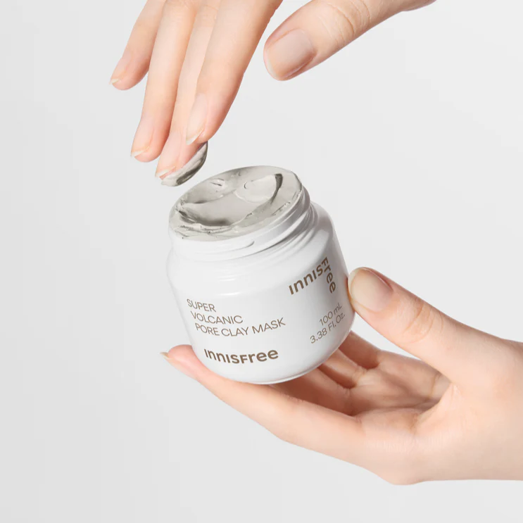 濟州島火山泥能深入毛孔吸附髒污和油脂。