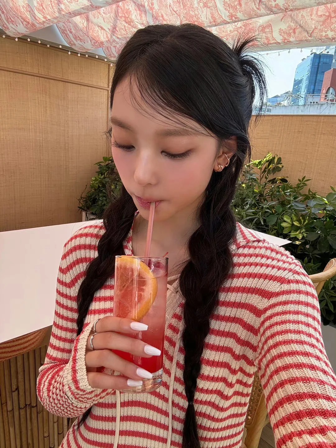 檸檬水有助於促進新陳代謝、提升運動效果。