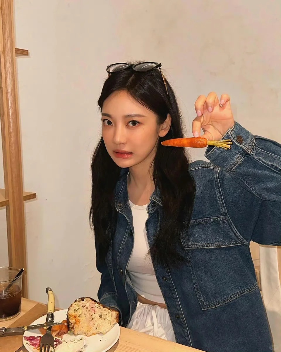 每天適量攝取紅蘿蔔，可以讓眼睛保持水潤明亮。