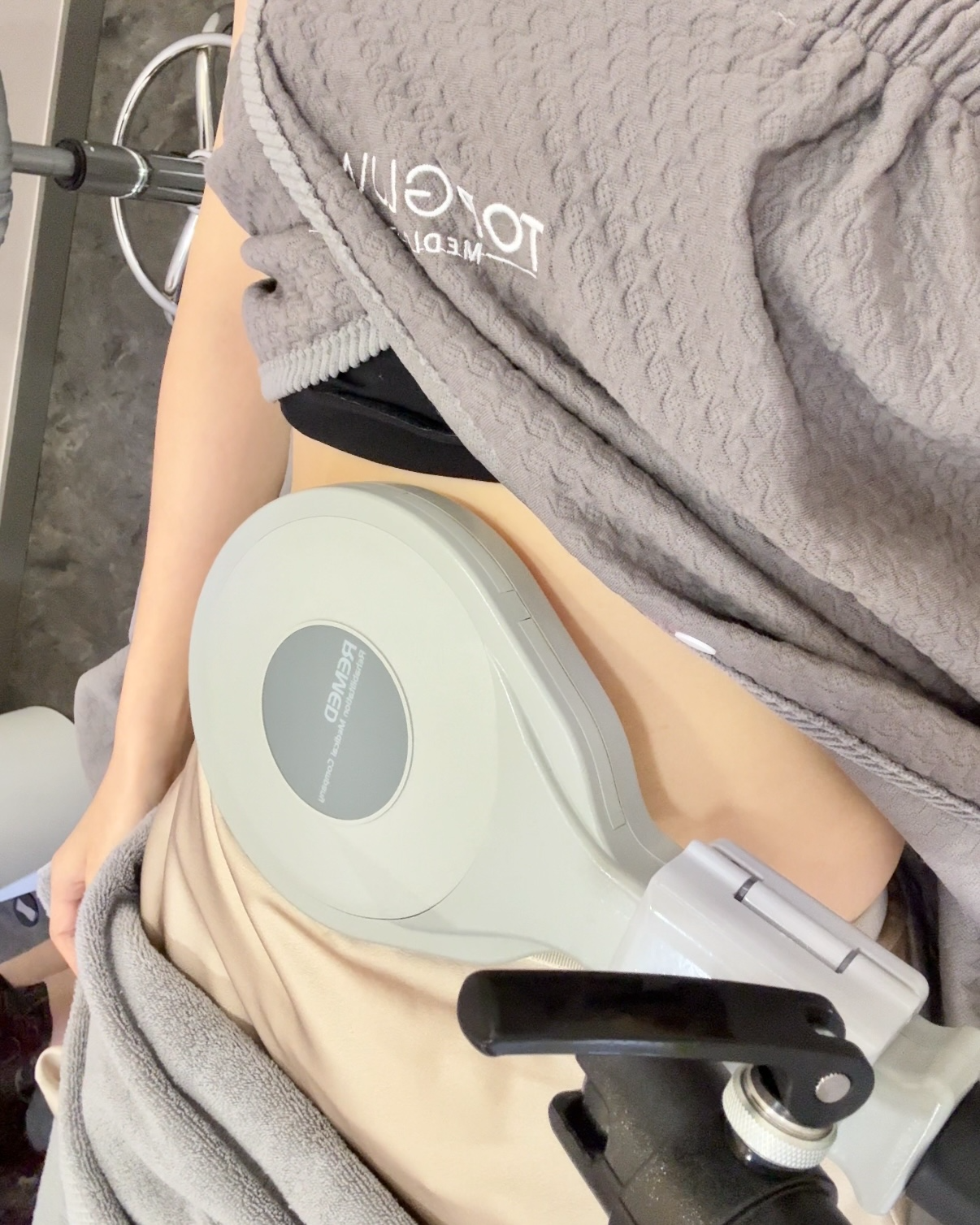 非接觸式的電磁增肌療程完全無痛感，30分鐘就可以讓肌肉線條更加漂亮。