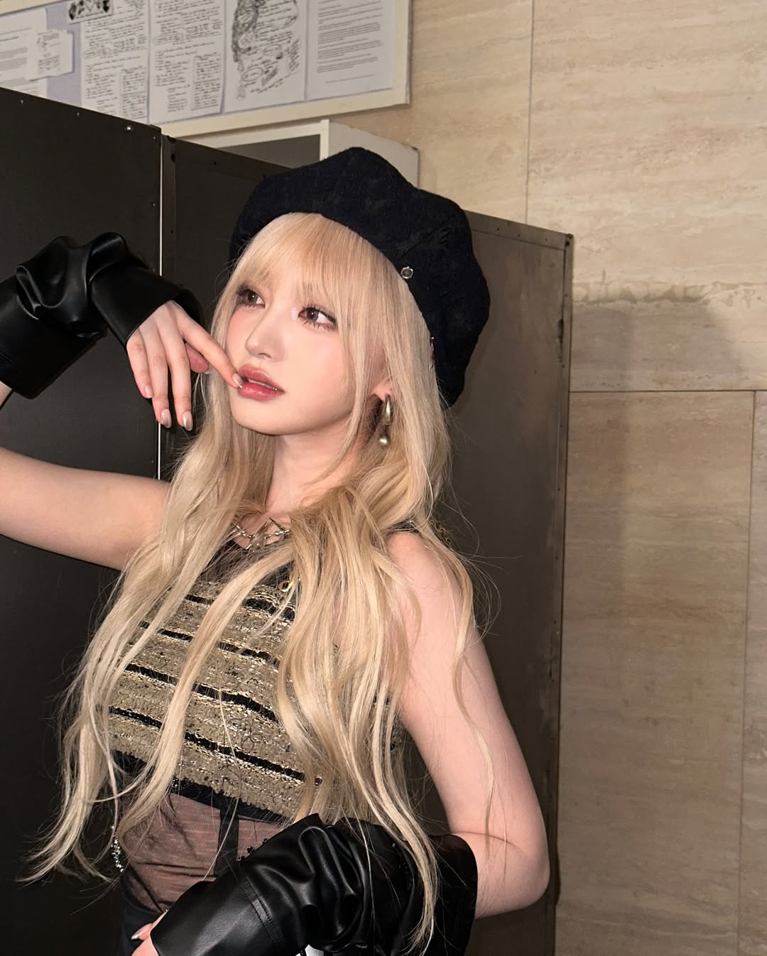 Liz的大骨架蘋果型身材，搖身一變成為精緻的芭比娃娃。