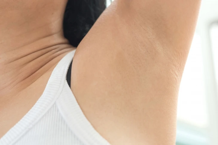 溫和去除老舊角質層並提亮膚色。