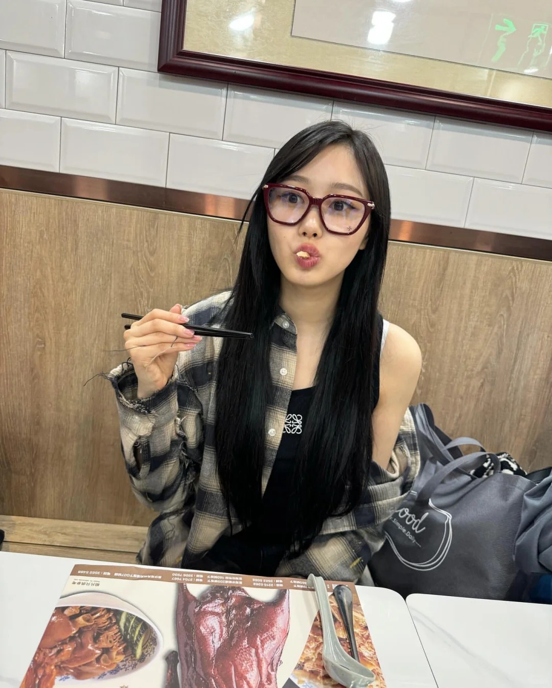 細嚼慢嚥，能讓大腦有時間接收到「吃飽」的信號。