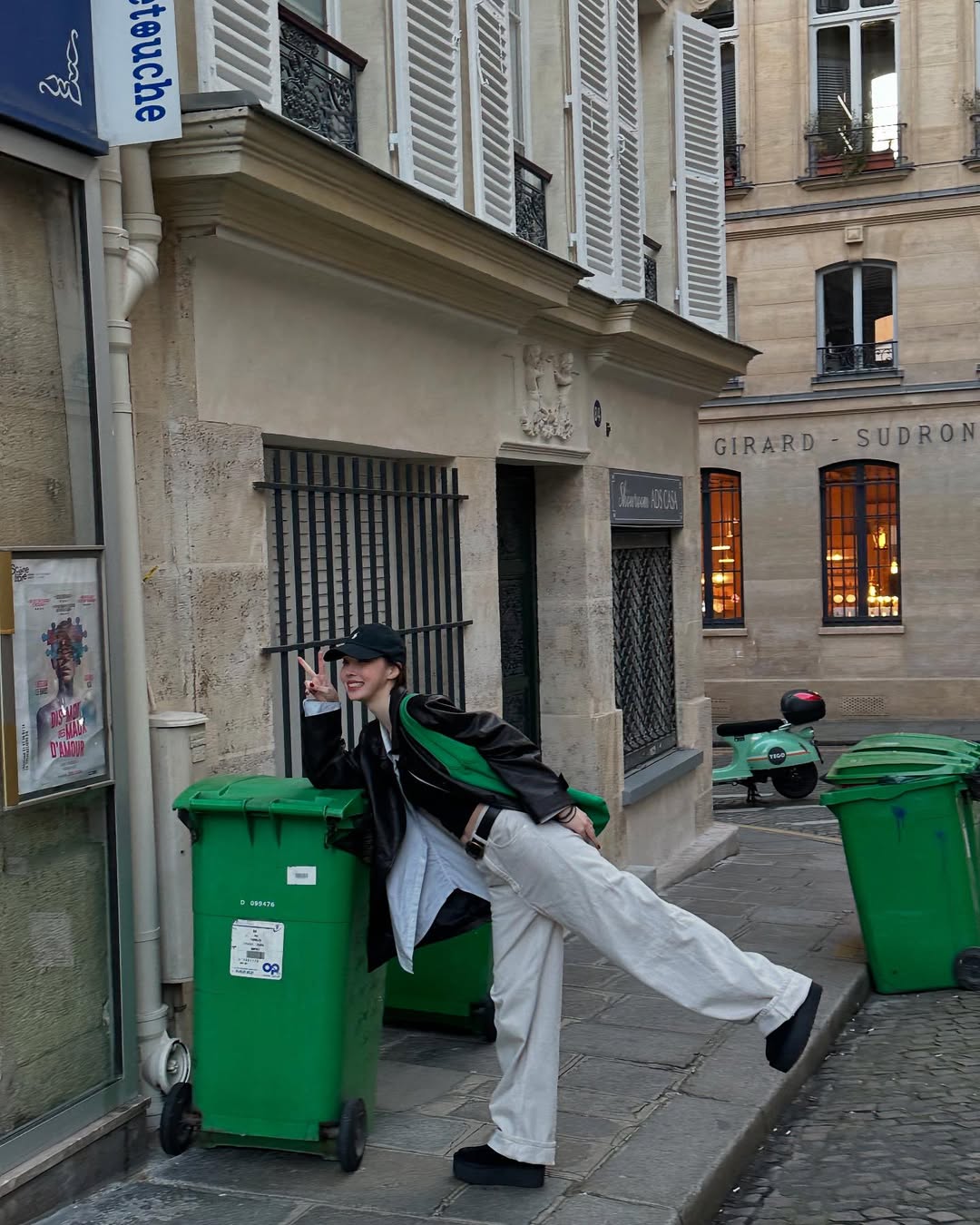 尋找周遭所有與這個顏色相關的事物。