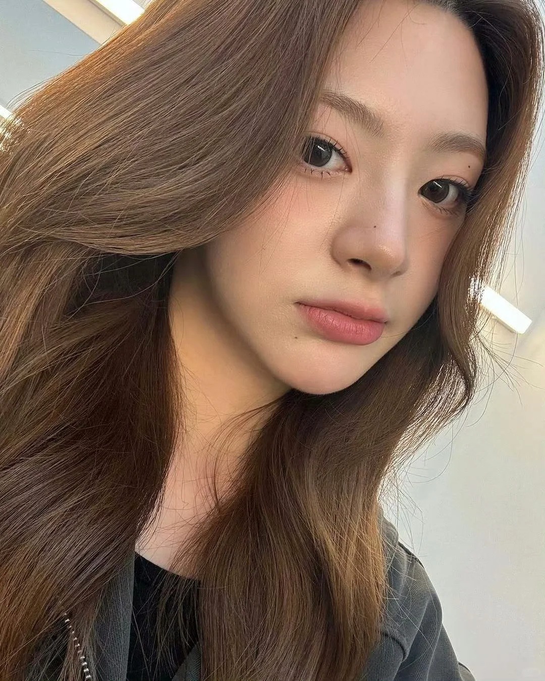 代表人物有韓國女團STAYC成員尹勢銀Seeun