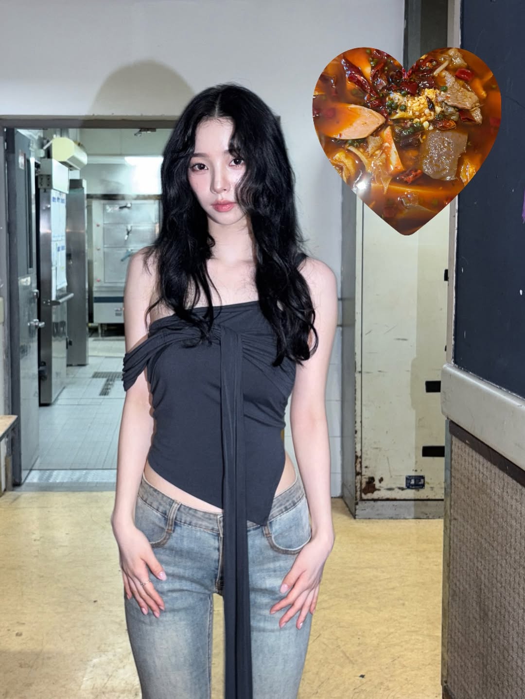 練出Karina同款的腰細腿直曲線