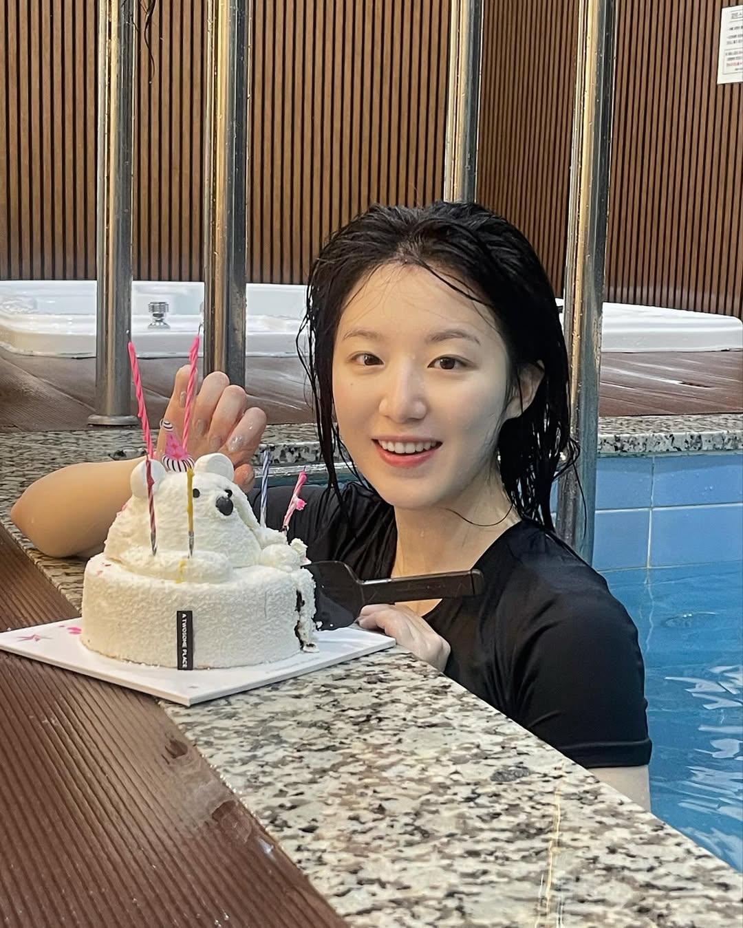 使用「氨基酸系」或「酵素系」潔面乳，泡沫綿密又溫和