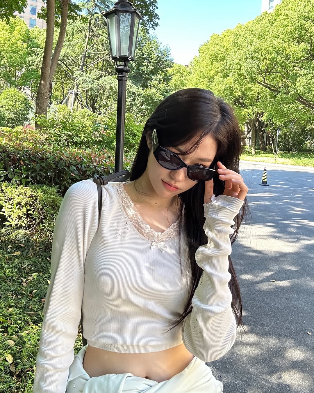 頭皮上的皮脂腺會分泌油脂（皮脂），這些油脂是保護頭皮和頭髮的天然屏障