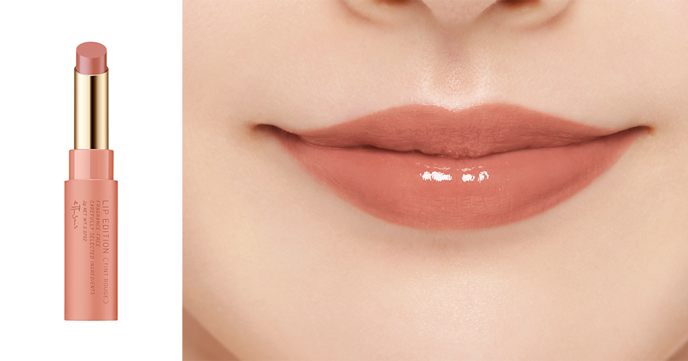 柔滑水潤唇膏 11暖陽珊瑚讓雙唇展現自然紅潤感及玻璃感。