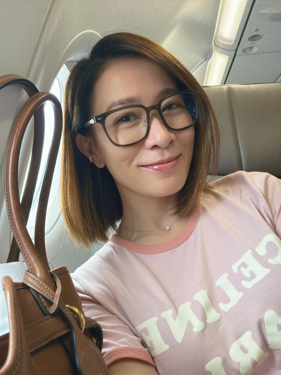 選擇高防曬係數的產品，並且隨身攜帶。