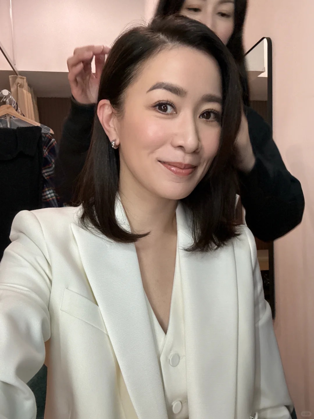 定期敷面膜，每週至少三次。