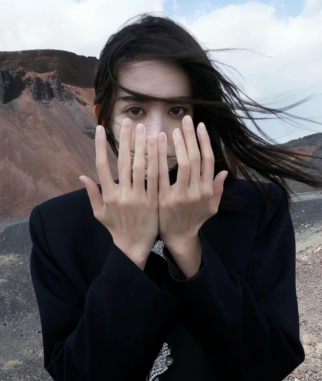 指甲的顏色、質地和形狀直接反映身體健康狀況。