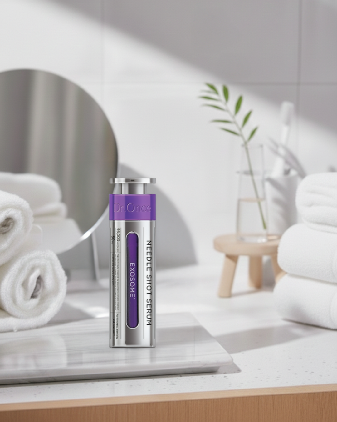 Dr.Once 紫色外泌體微針精華，銀色瓶身搭配紫色透視設計，強調先進醫美科技。