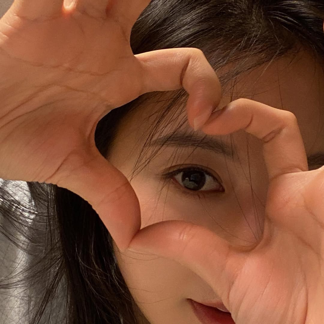 皮膚科醫師研究發現，洗完臉後，肌膚表面的水分會迅速蒸發