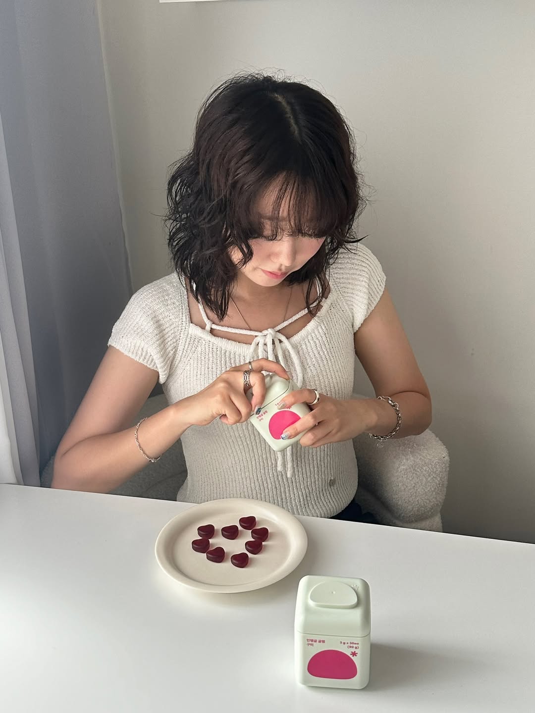 當你結束高壓工作，洗完澡、刷完牙，入睡前嚼2粒