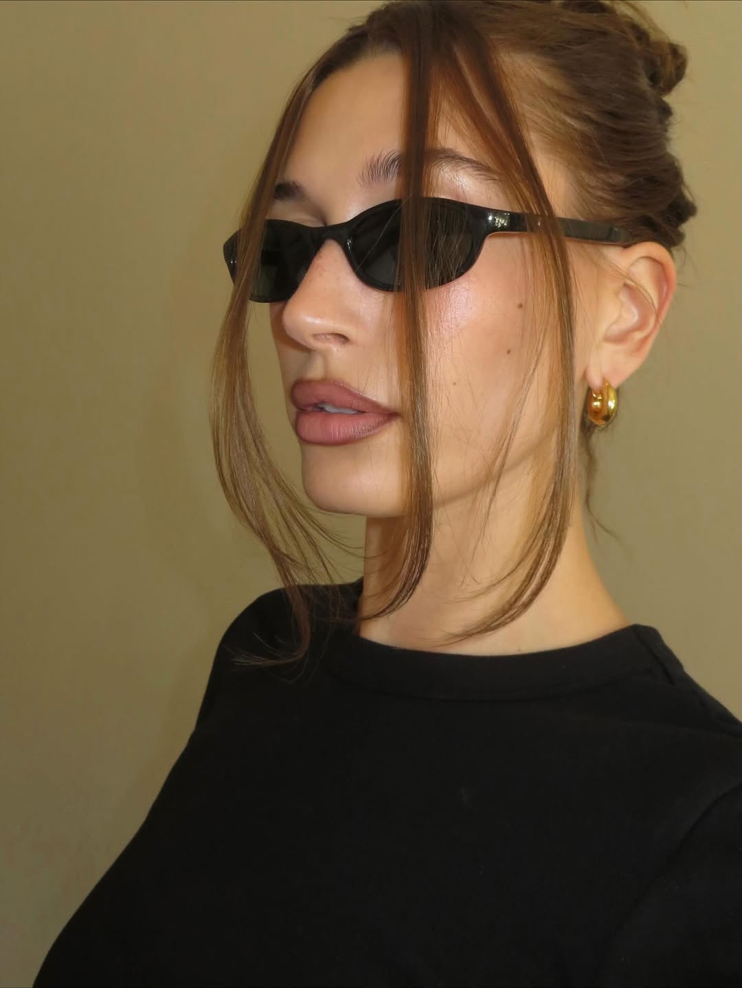 多攝取富含維生素B2、C 鐵質的食物，如紅肉、深色蔬菜、堅果。