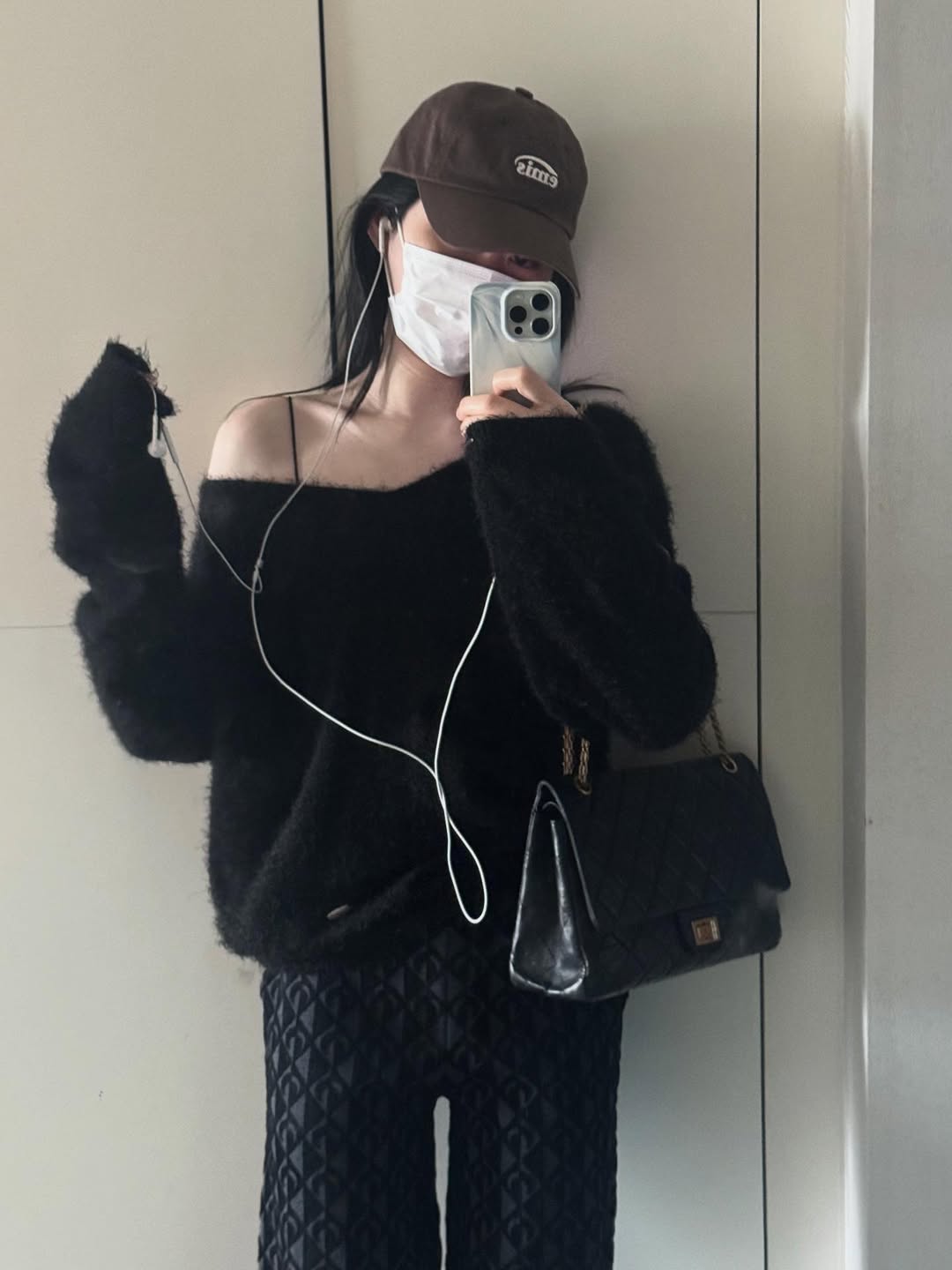 室內防曬不需要像去海邊一樣全副武裝，掌握以下原則，保養才不會有壓力！