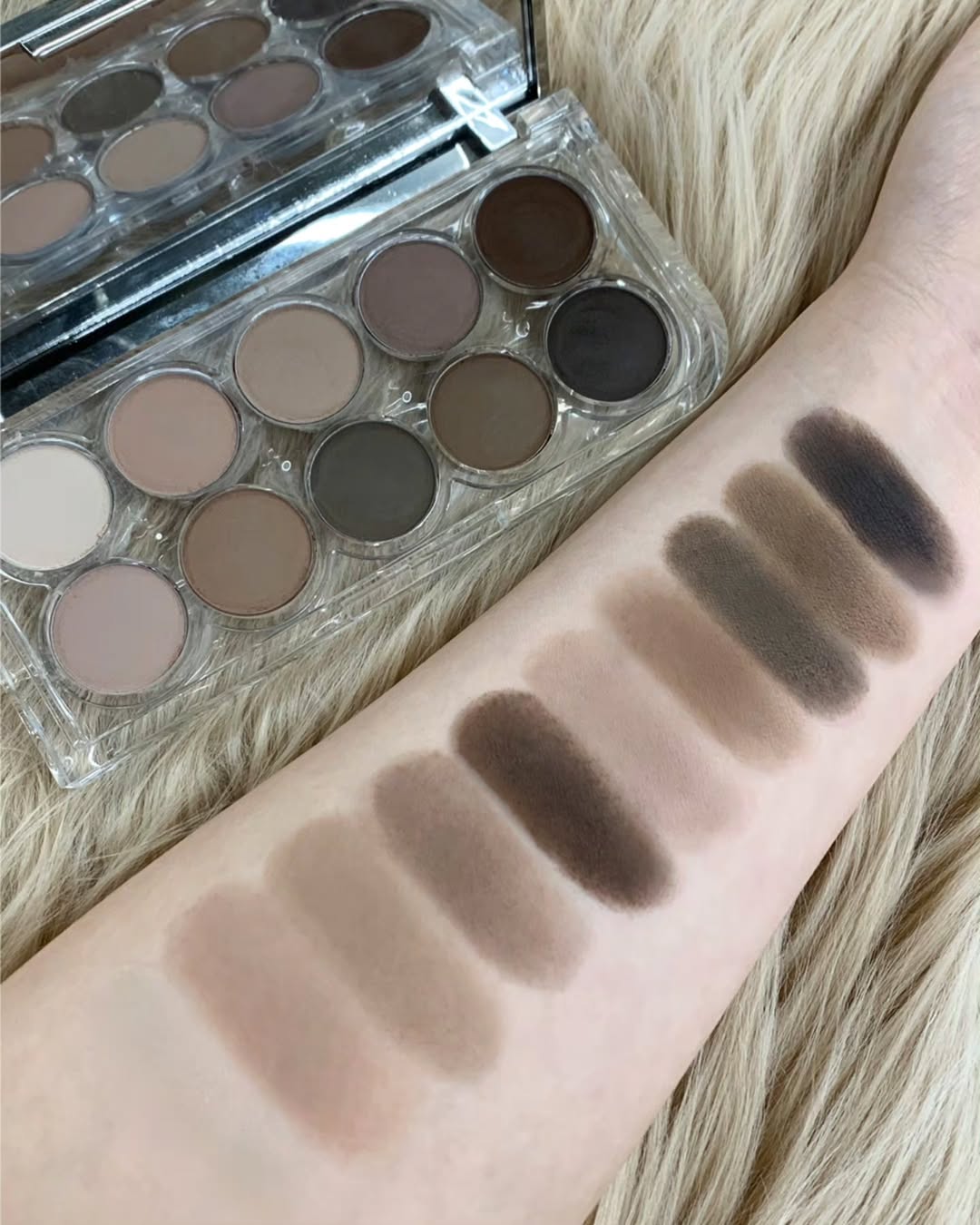 LUMMIR 專業霧光眼影盤 #07 Midnight Ash 上手試色