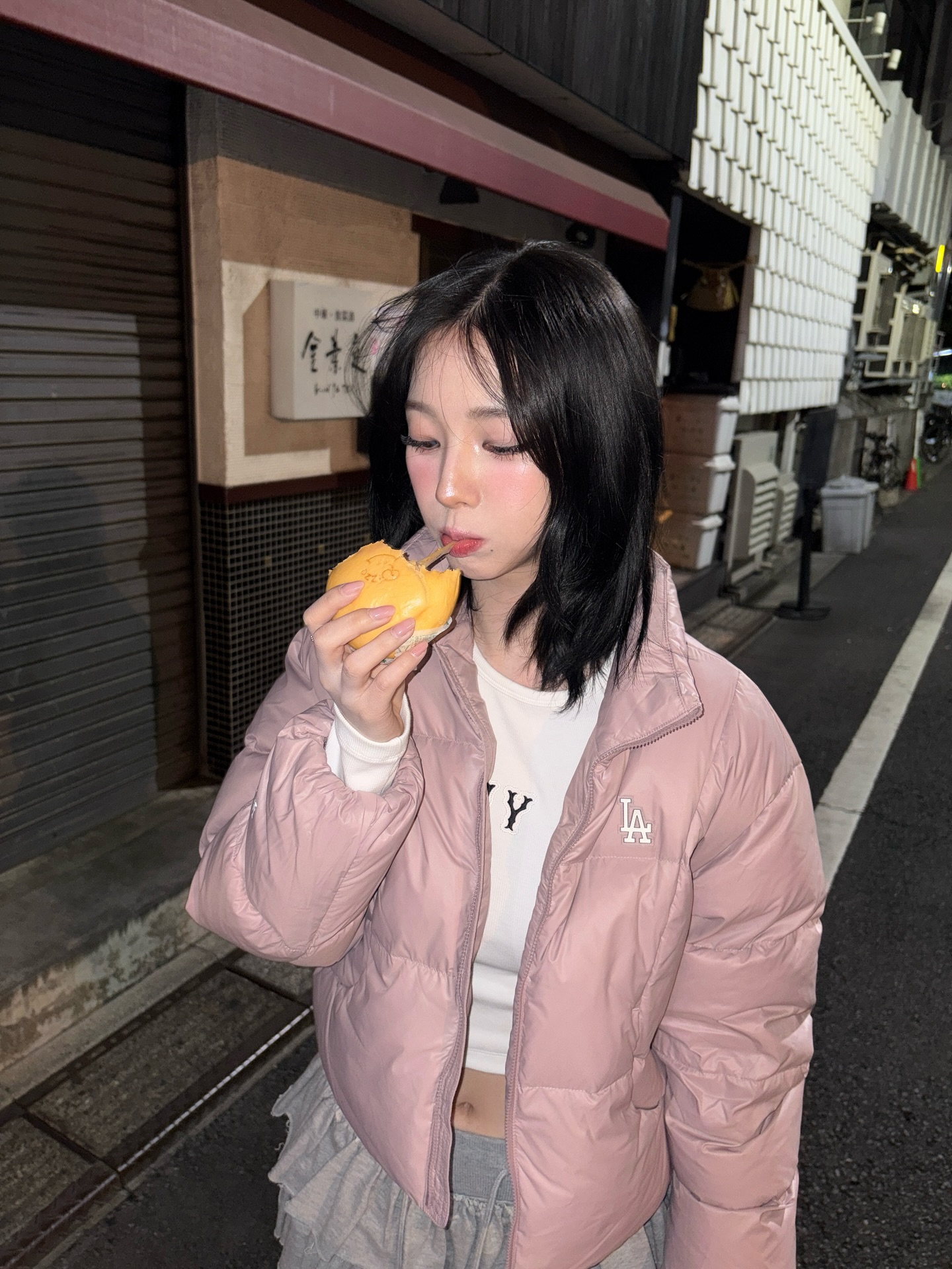 另外，睡前兩小時應避免攝取含咖啡因或糖分的飲品