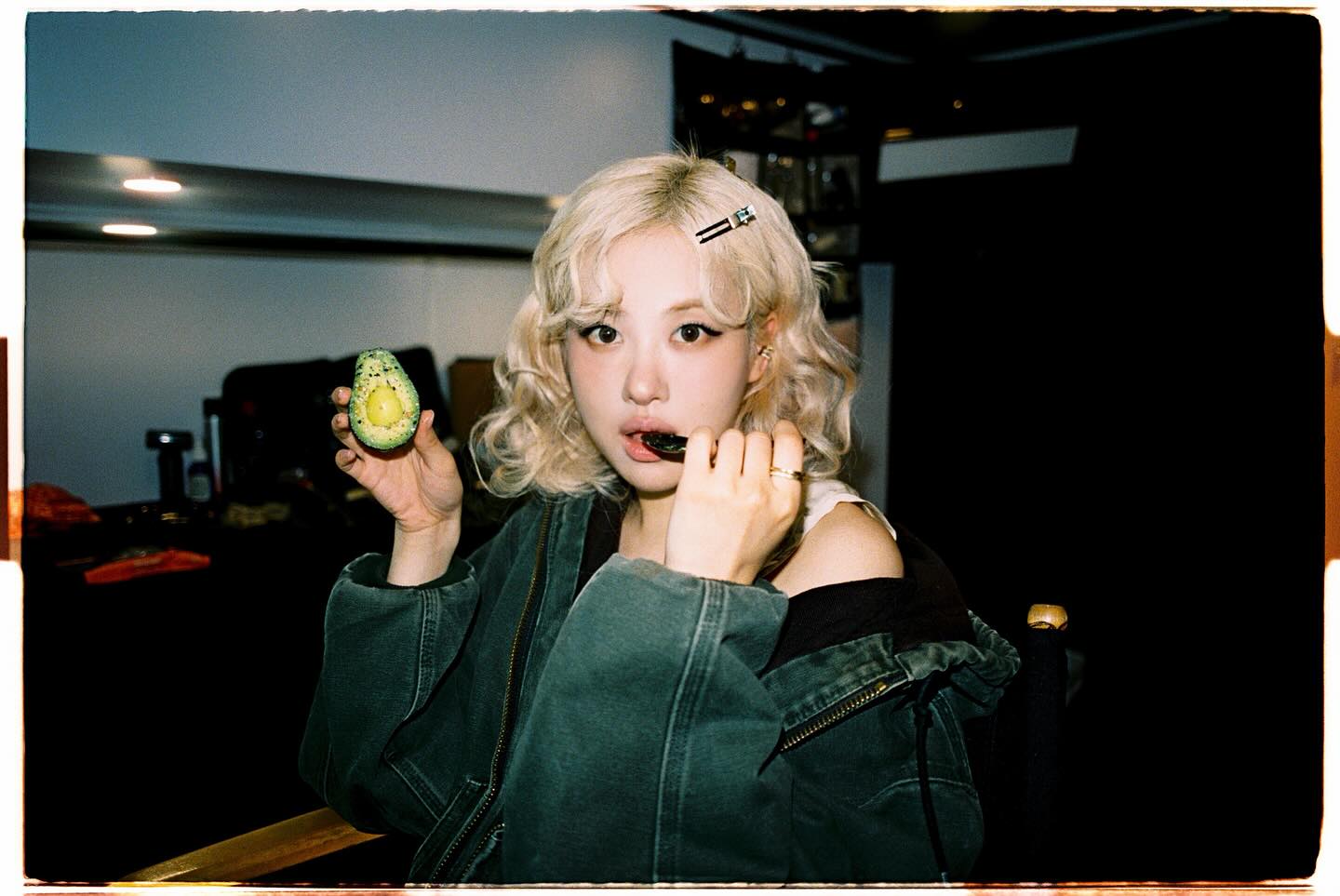 左臉痘多因肝火旺盛而形成，生活緊湊、熬夜或喜歡辛辣美食，都容易讓左臉痘加劇