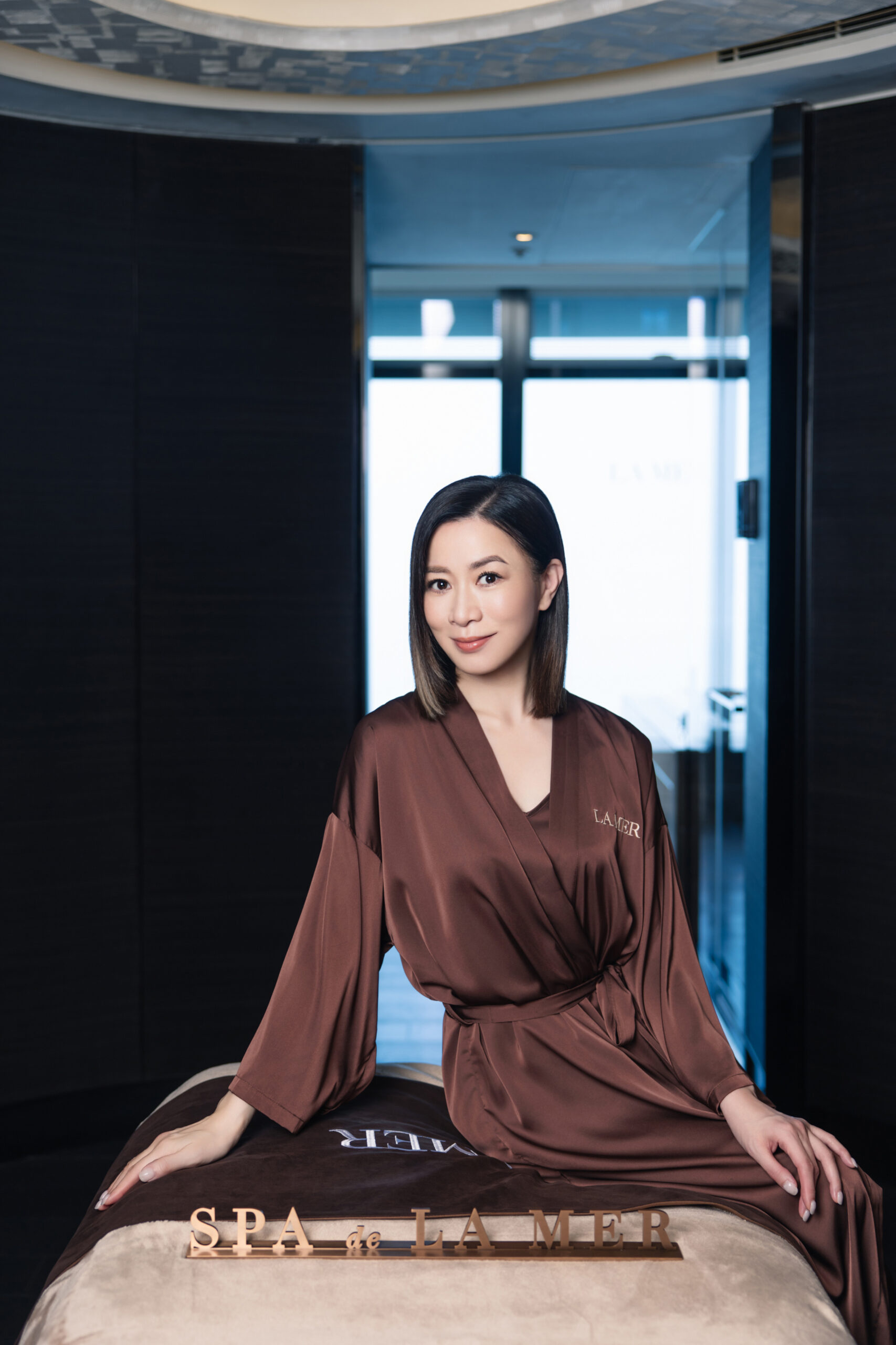 這款安瓶讓肌膚不只平滑，還能展現出健康飽滿、緊緻上揚的年輕狀態