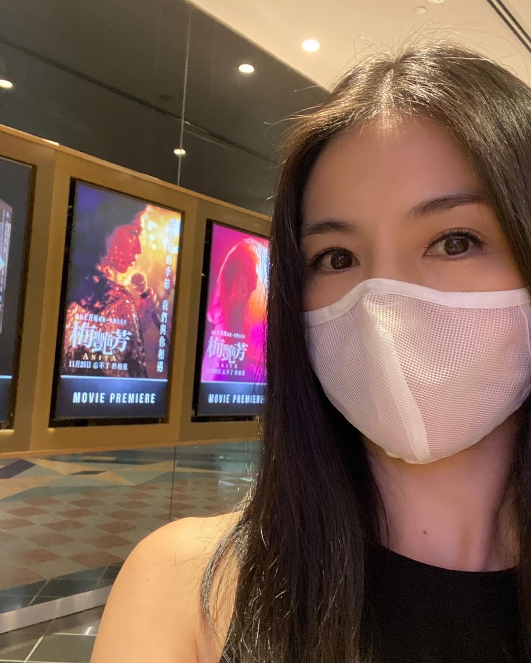 楊采妮的保養哲學，把焦點放在臉部的活動力。當肌肉持續被啟動，紅潤與緊緻感自然浮現