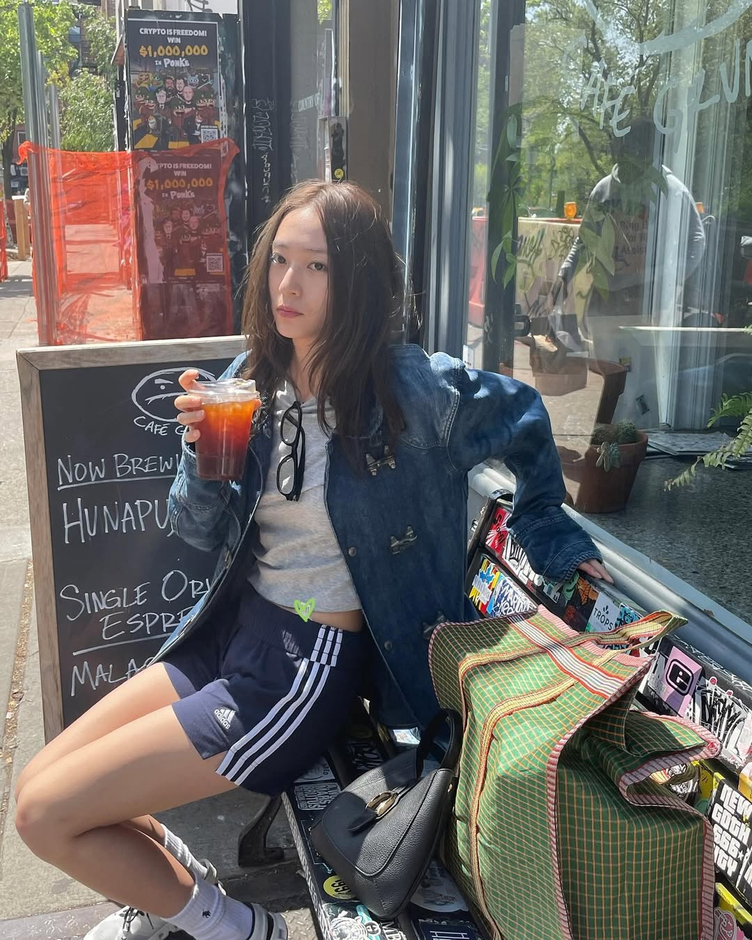 「先吃蛋白質與蔬菜，再吃碳水化合物」的順序，能最大化地保護你的代謝環境