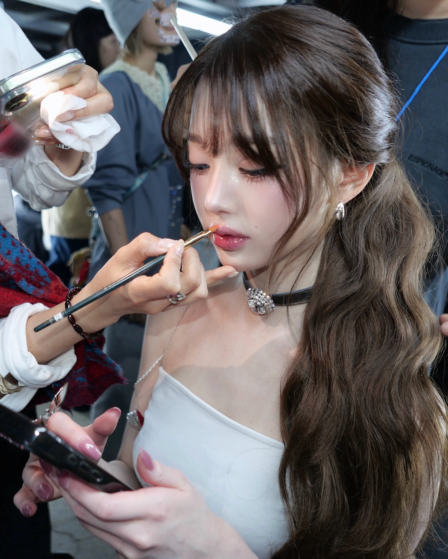 化妝前準備全攻略：消腫、雕塑輪廓、提升底妝貼合