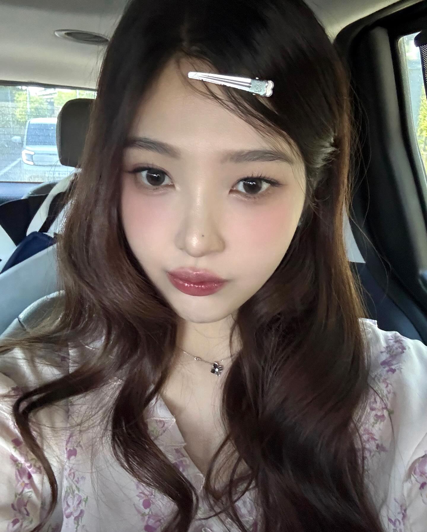 在於把定妝當成「多層防護」而不是「最後步驟」