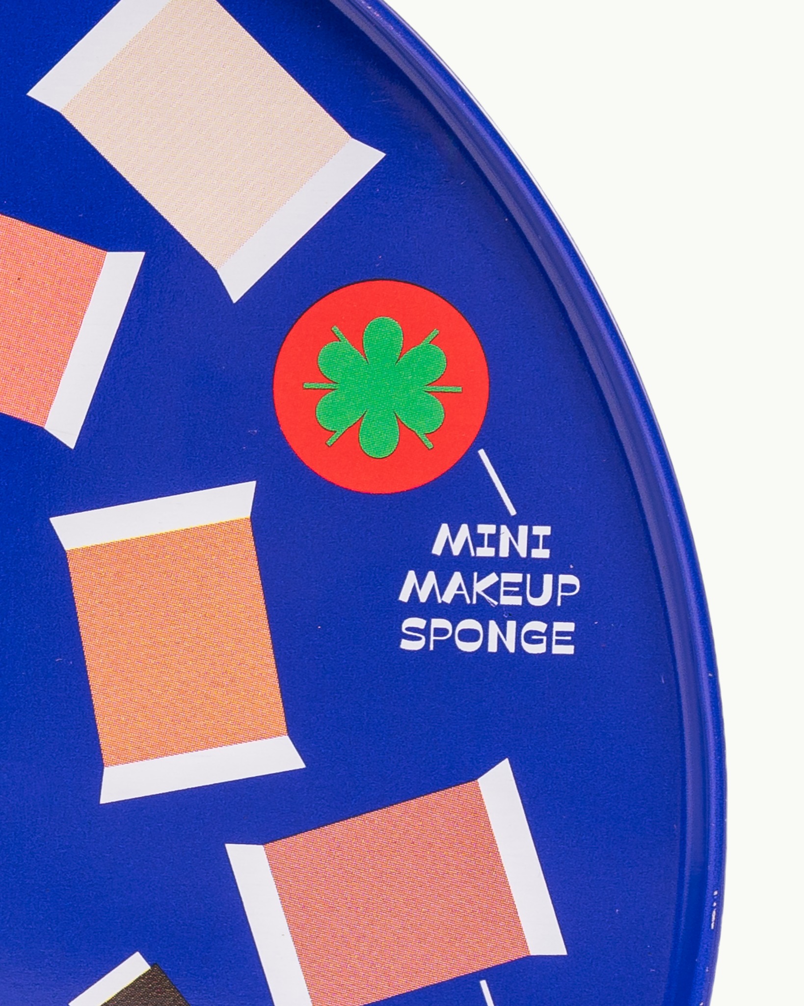 藍罐曲奇餅變眼影盤？ Kara Beauty×Royal Dansk聯名彩妝