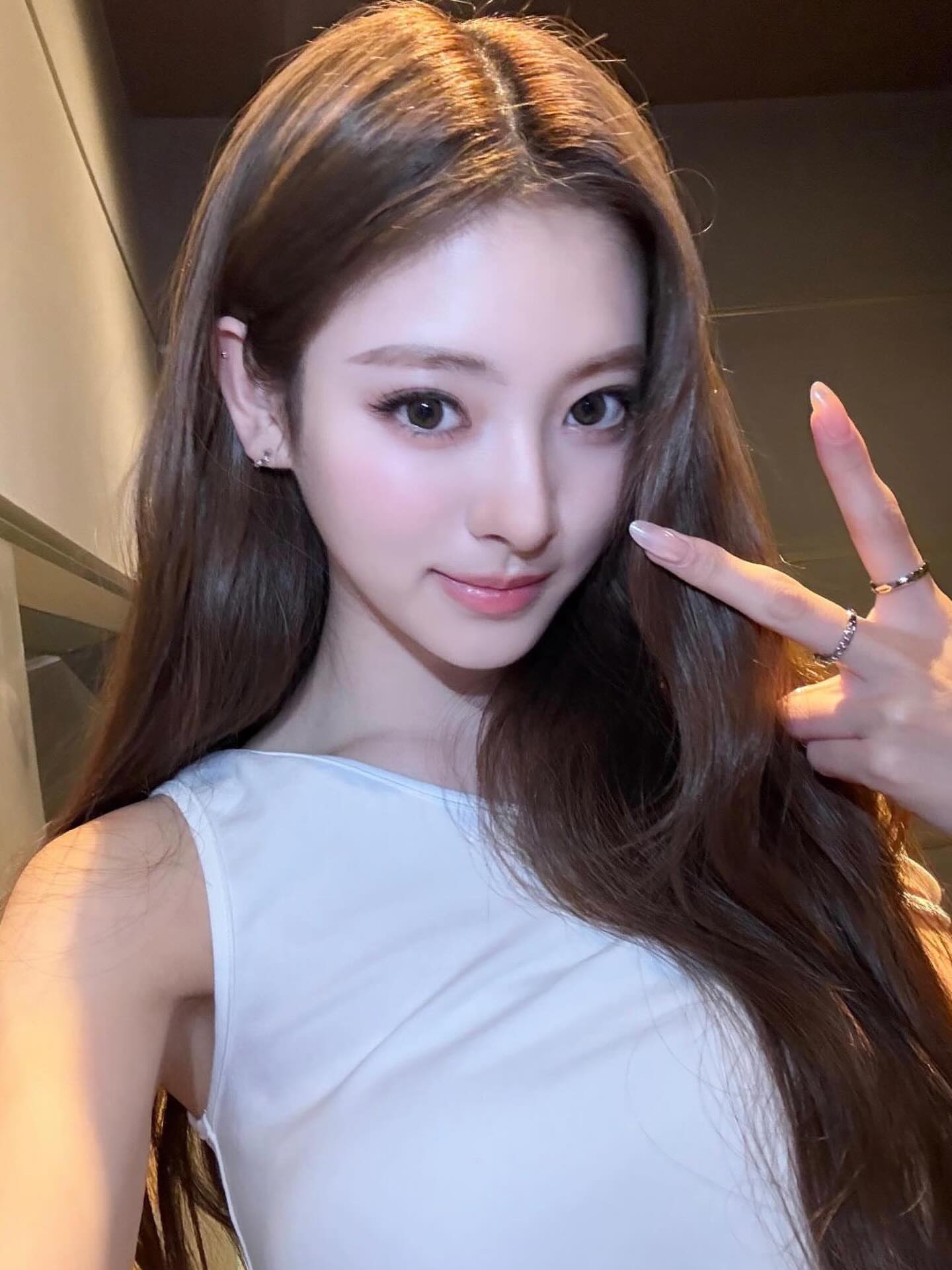 如果你手邊正拿著那罐讓你頭痛的液體胭脂（或是一支想拿來當胭脂的唇膏），請跟著以下步驟嘗試：