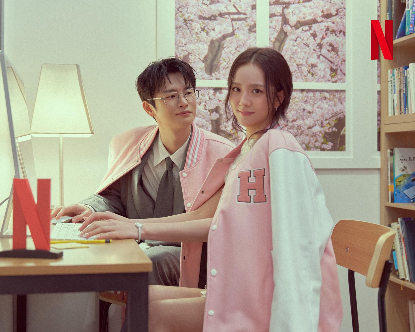 想要韓劇女主妝感那種由內而外的通透感？Jisoo化妝師的私房清單一次看