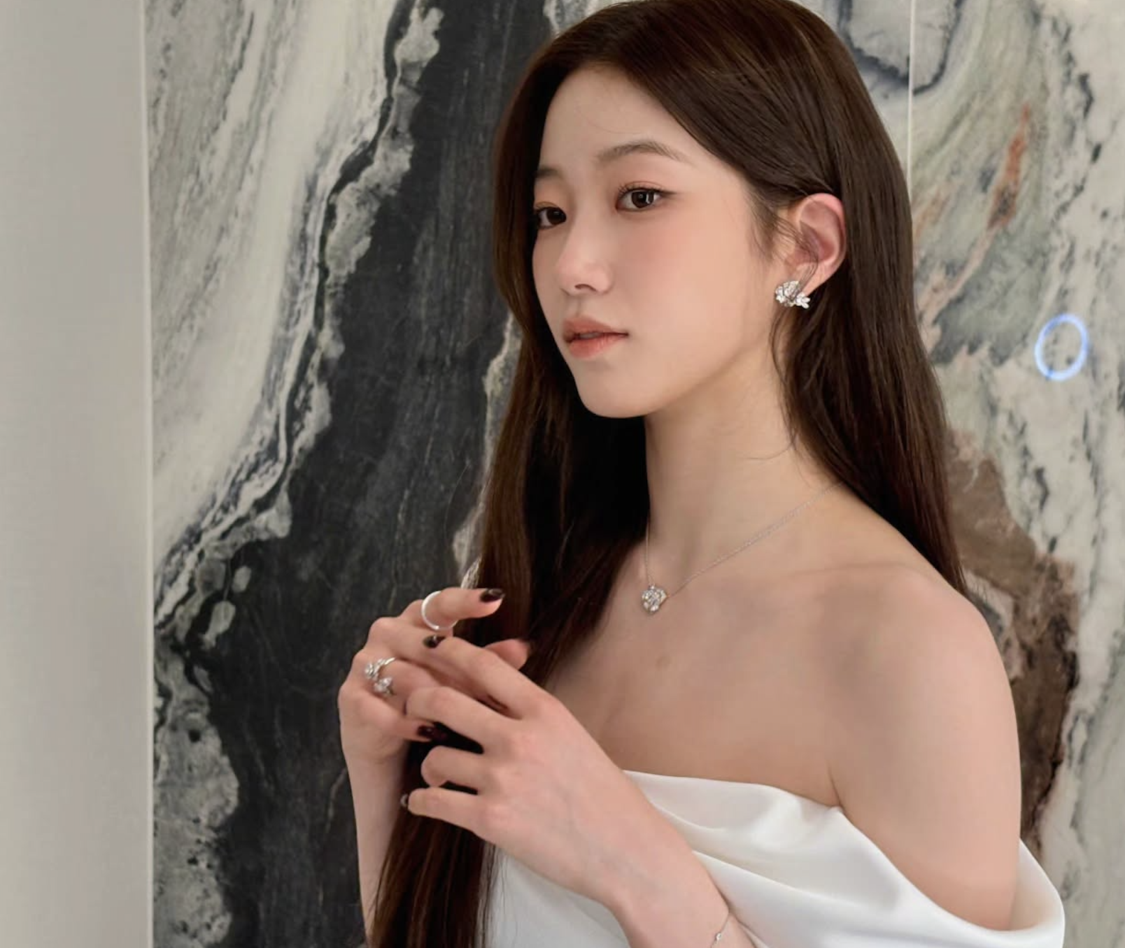 手部粗糙、細紋、曬斑怎麼辦？拒絕顯老乾枯感，這 5 個護理習慣幫你找回手部彈性