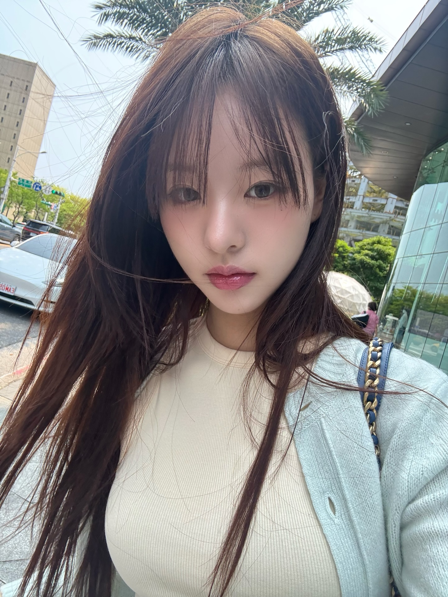 早上洗還是晚上洗，原來洗頭也有生理時鐘？讓髮質變好的日常清潔小祕訣，告別油頭與毛躁