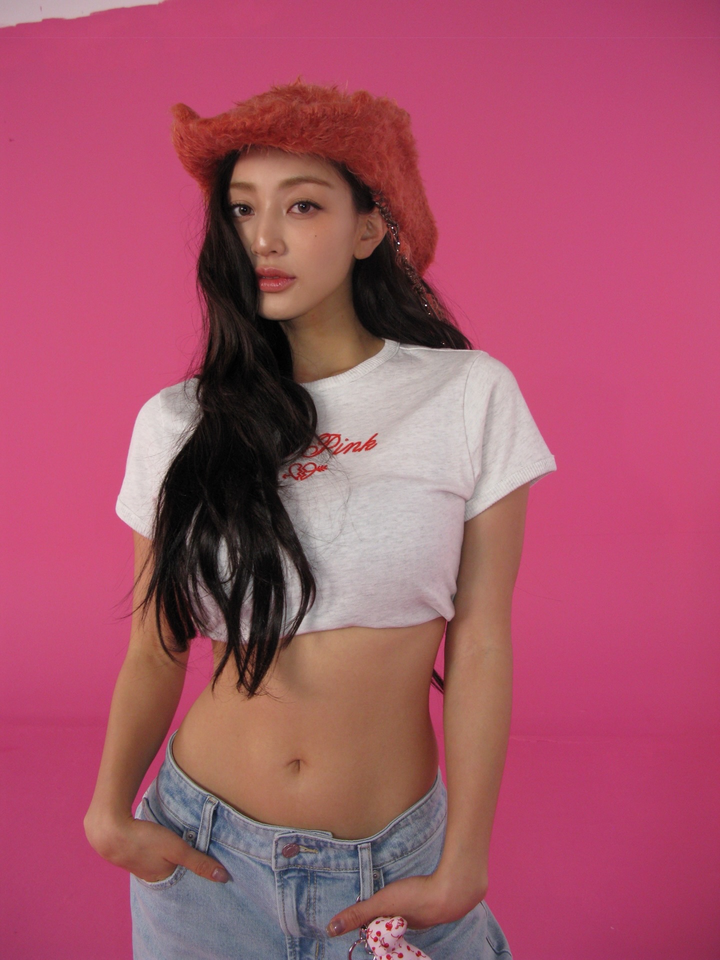 想讓衣服更好看？先練深層核心！這招躺著做的「平腹運動」5步驟，精準校正小腹凸出