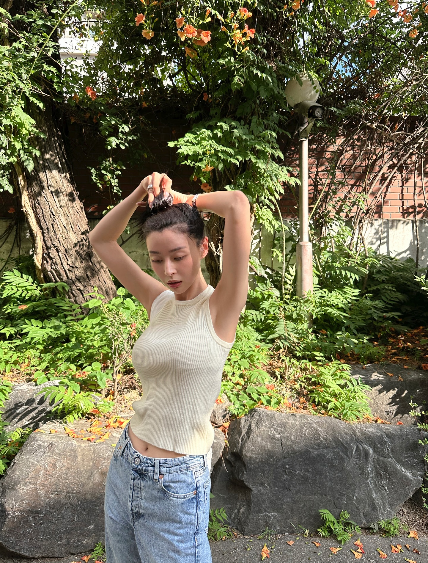 腋下暗沉怎麼辦？夏日必學美白保養全攻略，簡單3招找回透亮腋下肌膚